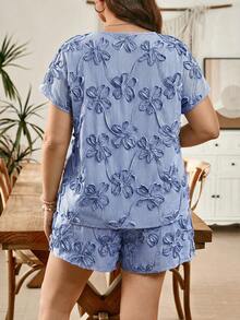 SHEIN LUNE 两件套纽扣装饰休闲上衣和松紧腰短裤套装，百搭大码服装，适合户外和通勤，夏季女装，圣帕特里克节服装，复活节夏季服装，春季女装，海滩圣帕特里克节复活节休闲套装，夏季度假服装，复活节狂欢服装，节日波西米亚风女装，乡村服装，乡村音乐会服装，春季女装，夏季服装，西部风格女装，女士短款套装，蓝色套装，女士短款套装，度假大码短款套装，孕妇套装，夏季大码套装，夏季大码女装，女士短款套装，曲线大码套装 - 藍白色 - 查看 2