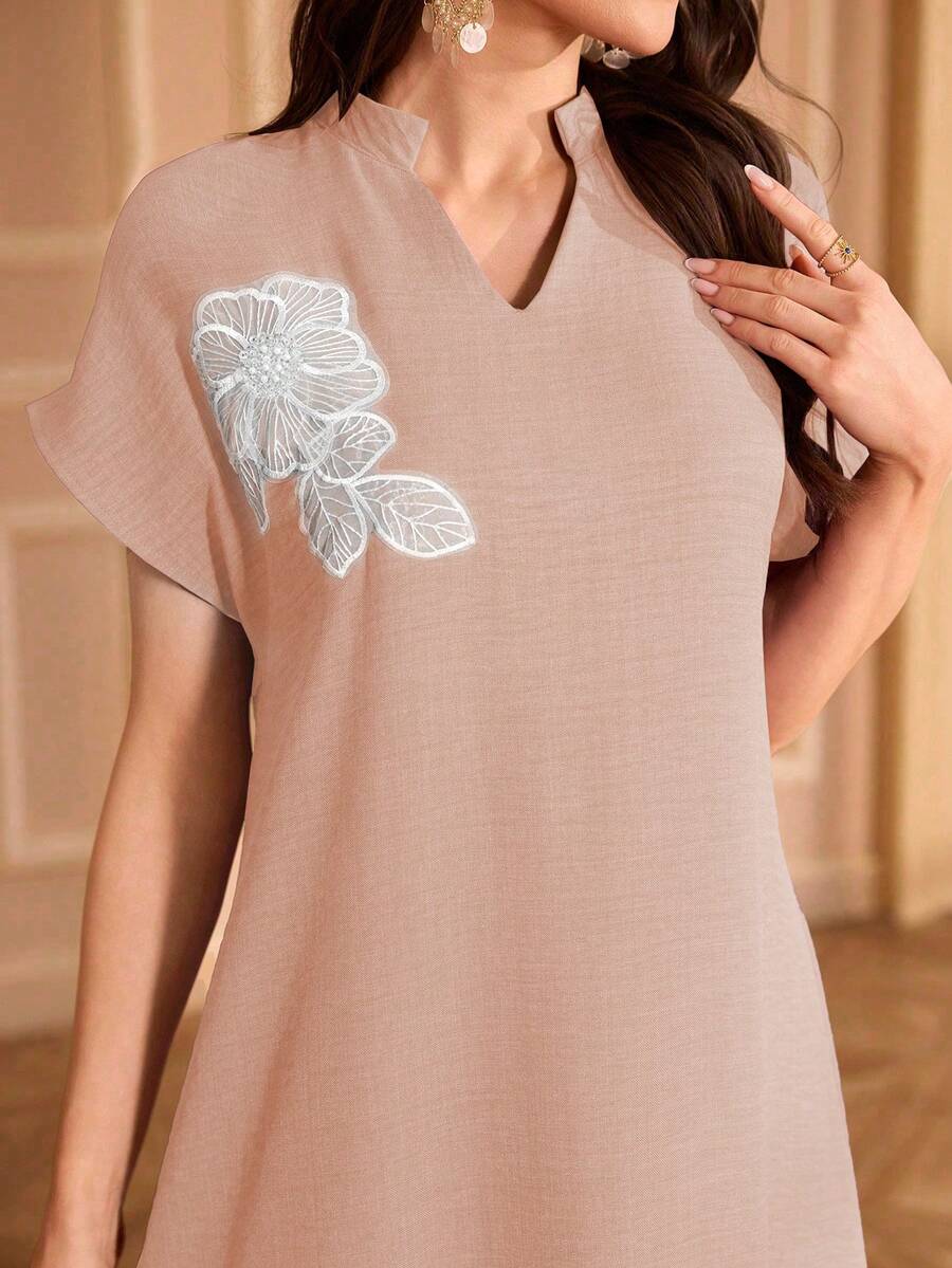 Al Najma 刺绣领花卉插肩袖立领优雅连衣裙 - 粉色 - 查看 1