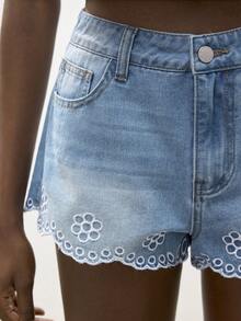Maija 女士夏季休闲刺绣贝壳边牛仔短裤 - 淺色水洗藍 - 查看 4