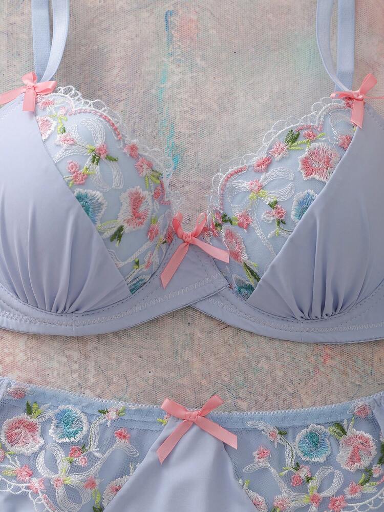 情人节两件套花卉刺绣3/4罩杯加厚聚拢浪漫舒适日常女士内衣套装 - 淺藍色 - 查看 6