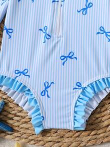 SHEIN 女婴可爱蝴蝶结条纹印花长袖防晒泳衣，前拉链设计，带荷叶边泳帽 - 藍色 - 查看 4