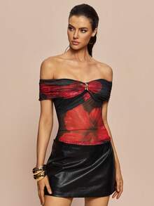 Olia Maree Olia Maree Áo crop top lưới in hoa tông màu tối, trễ vai, thắt nút xoắn, trang trí khóa kim loại, ôm sát, gợi cảm, áo trễ vai màu đỏ, áo đen và đỏ, áo trễ vai, áo ống in hoa, áo quây, áo bơi quây, áo lưới đỏ, áo lưới trễ vai gợi cảm cho nữ, áo trễ vai mùa hè, áo gợi cảm cho nữ, áo đỏ dự tiệc, áo gợi cảm cho quý cô, trang phục mùa hè cho nữ, áo tay ngắn cho nữ. - Nhiều màu - Xem 4