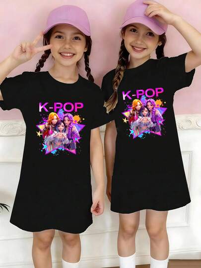 1 pieza Vestido camiseta de manga corta con estampado gráfico de letra eslogan de personaje de grupo virtual de chica K-POP minimalista elegante para niñas preadolescentes, adecuado para primavera, verano, otoño e invierno, atuendo lindo para niñas, ropa para adolescentes, estilo Y2K