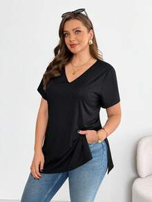 SHEIN Essnce 大码女装春夏时尚休闲高弹舒适日常百搭显瘦高开衩黑色V领短袖T恤，夏季穿搭，简约风格，外出上衣，黑色打底衫，曲线上衣 - 黑色 - 查看 5