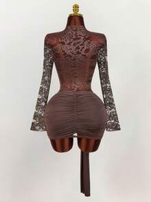 Amplova 女士蕾丝衬衫搭配复古红色薄纱抽绳下摆迷你修身连衣裙，波西米亚风派对装扮 - 棕色 - 查看 2