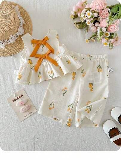 2pcs Newborn Ditsy Floral Woven Casual Top And Pants Set