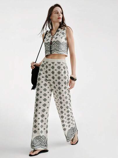 Aveloria Modichic Embroidered Paisley Sleeveless V-Neck Crop Top, Casual For Gatherings, Music Festivals, Cultural Events, Summer Outings And Daily Wear. Features Intricate Embroidery, Minimalist Geometric Floral Patterns, Relaxed Fit, Lightweight Linen-Blend Fabric, Showcasing Distinctive Personalized And Natural Charm.