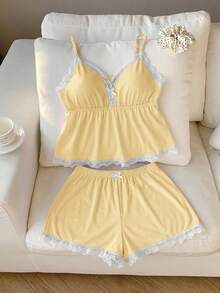 Comfortcana 女士蕾丝蝴蝶结装饰吊带背心和短裤休闲日常穿搭 - 鵝黃色 - 查看 4