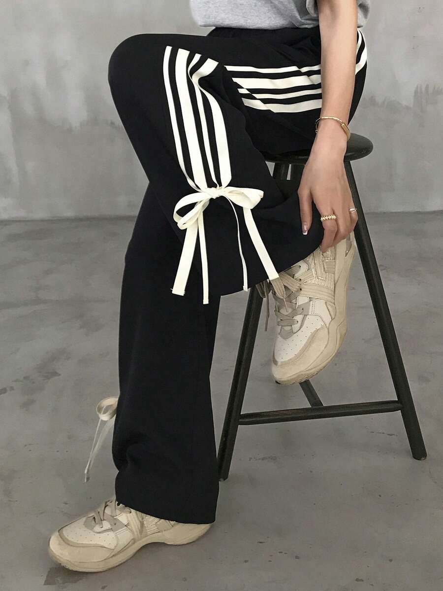 FRIFUL Celana Kasual Olahraga Wanita Motif Garis-Garis Patchwork dengan Pinggang Elastis - Hitam - View 1