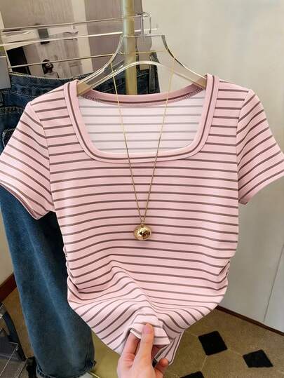 Resyla Camiseta de mujer de verano de nueva llegada con cuello cuadrado y patrón de rayas, para uso casual al aire libre o en citas, color rosa con rayas multicolor