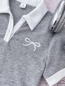 SHEIN Vestido ajustado de punto acanalado con cuello de contraste personalizado, botones y bordado de mariposa para niña preadolescente en gris y blanco, vestidos de verano - Gris - Ver 4