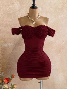 Soleia 女士3D立体花卉装饰露肩褶皱修身迷你连衣裙 - 酒紅色 - 查看 5