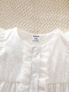 SHEIN 新生儿连体衣，缎面提花精致碎花图案，丝滑缎面面料，蕾丝边饰，短袖长裤款式，适合夏季、派对、度假、外出、拍照等场合，柔软宽松，舒适甜美，优雅大方。 - 白色 - 查看 8