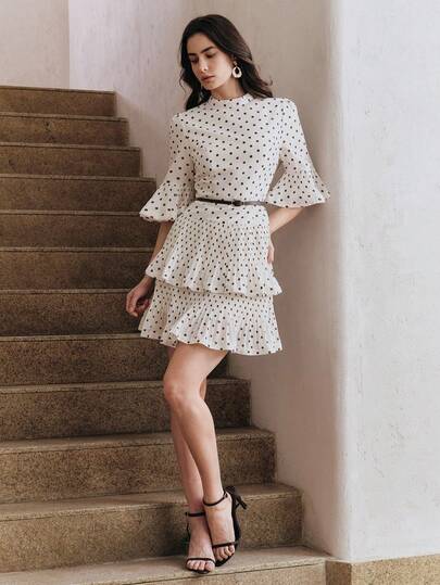 Anewsta 高品质时尚标准尺码女士新款复古性感波点连衣裙，高领喇叭袖收腰层叠蛋糕裙摆迷你连衣裙，修身优雅连衣裙，适合日常穿着和约会