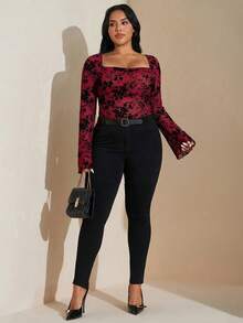 SHEIN Tall CURVE Plus Size Women's Burgundy Floral Flocking Square Collar Trumpet Long Sleeve Bodysuit,Elegant Summer Night Out Club Prom Holiday Date Wear - Red - View 4
