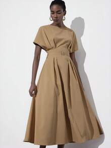 Aveloria Modichic 极简主义缝线驼色连衣裙，宽松蝙蝠袖，腰带，高腰褶裥设计，喇叭裙摆，涤纶混纺面料，柔软垂坠，适合工作场所、商务会议、下午约会、都市休闲和艺术展览，展现实用舒适与知性优雅。 - 卡其色 - 查看 1
