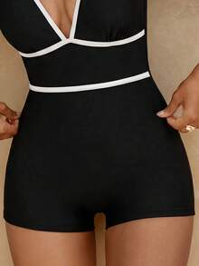 Swim Vcay Bộ bikini liền quần thể thao ôm sát phối màu đen trắng cho nữ, thích hợp mặc mùa Xuân/Hè 2026. - Đen và trắng - Xem 5