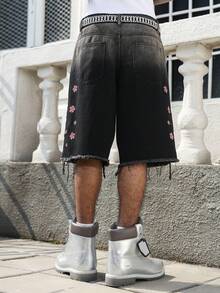 Manfinity EMRG Men's Casual Street Style Embroidered Black Denim Shorts - Black - View 2