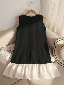 Vestido de estilo francés con cuello redondo, sin mangas, corte evasé y volantes en el bajo para niña preadolescente, con decoración floral 3D, adecuado para reuniones familiares y uso diario - Blanco y Negro - Ver 2