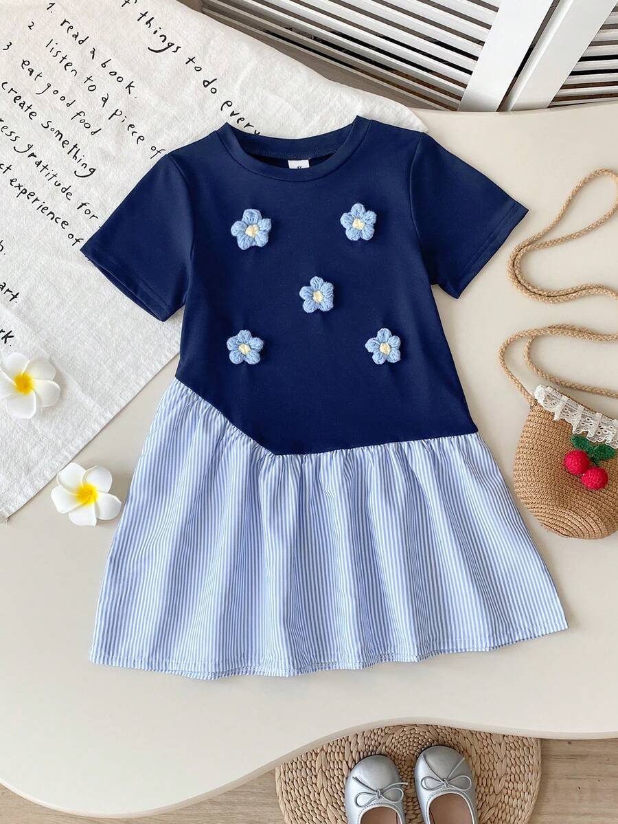 Playful Pals 1 pezzo Maglietta a maniche corte con scollo tondo blu navy per ragazze giovani, con decorazione floreale a righe blu e bianche, abito/gonna casual ed elegante adatto per l'estate, uso quotidiano, viaggi, vacanze, parchi a tema, servizi fotografici - Blu - Visualizzare 1