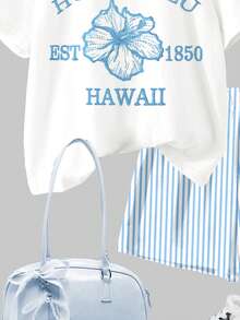 Bộ 2 món cho bé gái tuổi teen, gồm áo thun ngắn tay cổ tròn kẻ sọc màu xanh da trời in họa tiết hoa dâm bụt và chữ, cùng quần short, thích hợp mặc hàng ngày vào mùa xuân/hè, đi chơi, đi biển và nghỉ dưỡng. - Nhiều màu - Xem 7