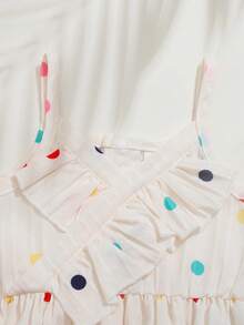 SHEIN Playful Pals 2件套女婴杏色无袖V领彩虹波点印花荷叶边吊带背心+弹力腰水洗蓝牛仔裙短裤休闲可爱套装，适合夏季日常外出、旅行、度假、摄影、野餐等场合。 - 白色 - 查看 8