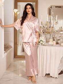 LuxeNights Bộ đồ ngủ nữ 2 món buộc dây phía trước, chất liệu satin thanh lịch, quần in họa tiết sọc, phù hợp cho mọi mùa, có thể mặc ngoài. - Hồng - Xem 4