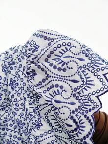 Aveloria Modichic 女士刺绣面料荷叶边修身波西米亚图腾刺绣V领纽扣灯笼袖扇形边饰镂空法式衬衫复古度假风优雅女士衬衫夏季度假上衣 - 藍白色 - 查看 7