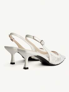 CUCCOO CHICEST 蕾丝花卉优雅尖头高跟凉鞋，新中国风，适合追求时尚的女性，非常适合日常通勤、约会或搭配旗袍/连衣裙出席轻宴会、婚宴、春季新娘鞋等场合。 - 白色 - 查看 5