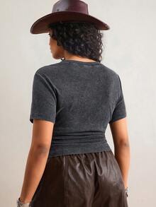 Freevana 波西米亚复古做旧深灰色罗纹T恤，花卉镂空短款宽松修身日常上衣，女士 - 深灰色 - 查看 2