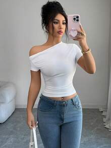 SHEIN Elenzya 女士优雅休闲褶皱不对称肩短袖T恤上衣，适合派对、约会、毕业典礼、教师节、感恩节、返校、日常穿着，夏季短袖T恤 - 白色 - 查看 4