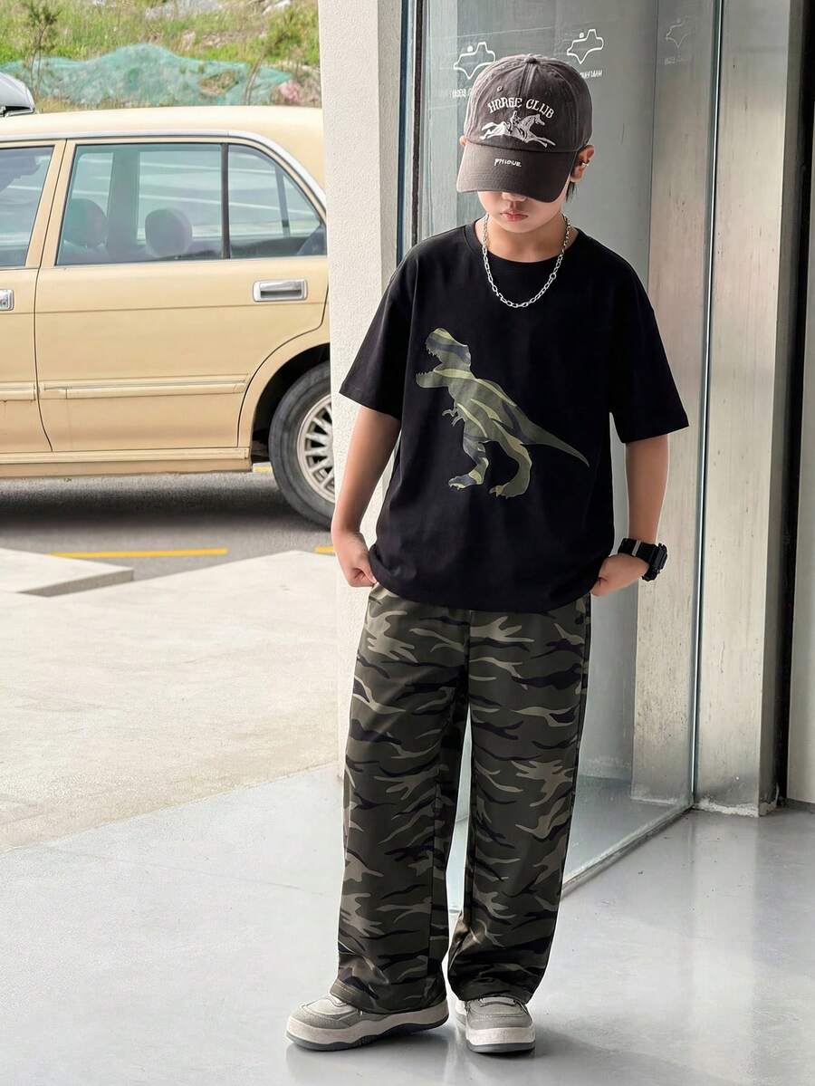 SHEIN 两件套男童套装：压纹字母图案圆领短袖T恤，带工装口袋；撞色长裤；适合春夏休闲、运动、度假、上学、聚会等场合，时尚百搭。 - 彩色 - 查看 1