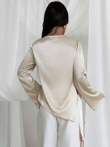 Firerie 女士优雅、精致、浪漫、端庄、简约通勤、情人节、约会、派对、婚礼宾客、度假缎面衬衫，饰有金属装饰，开衩下摆，薰衣草紫、香槟色、杏色可选，长袖。 - 杏色 - 查看 7