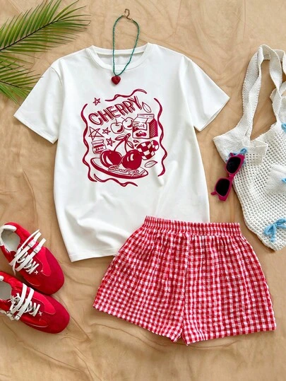 Soleia 女士度假休闲两件套：可爱野餐印花T恤+红白格子宽松短裤，适合海滩、邮轮、城市度假、假期、野餐、音乐节、波西米亚风、夏季、复古度假、通勤等场合。