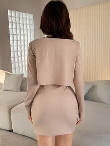 Feyla 女士春夏优雅通勤撞色滚边露脐上衣和吊带连衣裙两件套 - 卡其色 - 查看 4