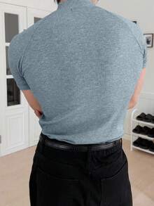 DAZY Camiseta de hombre de ajuste ceñido con mangas raglán y bordado de letras de verano en color azul neblina - Neblina azul - Ver 2