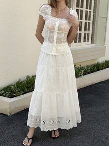 DAZY 女士两件套：白色荷叶边花瓣袖露脐上衣和休闲A字裙，适合复活节派对和夏季假期穿着。 - 白色 - 查看 4