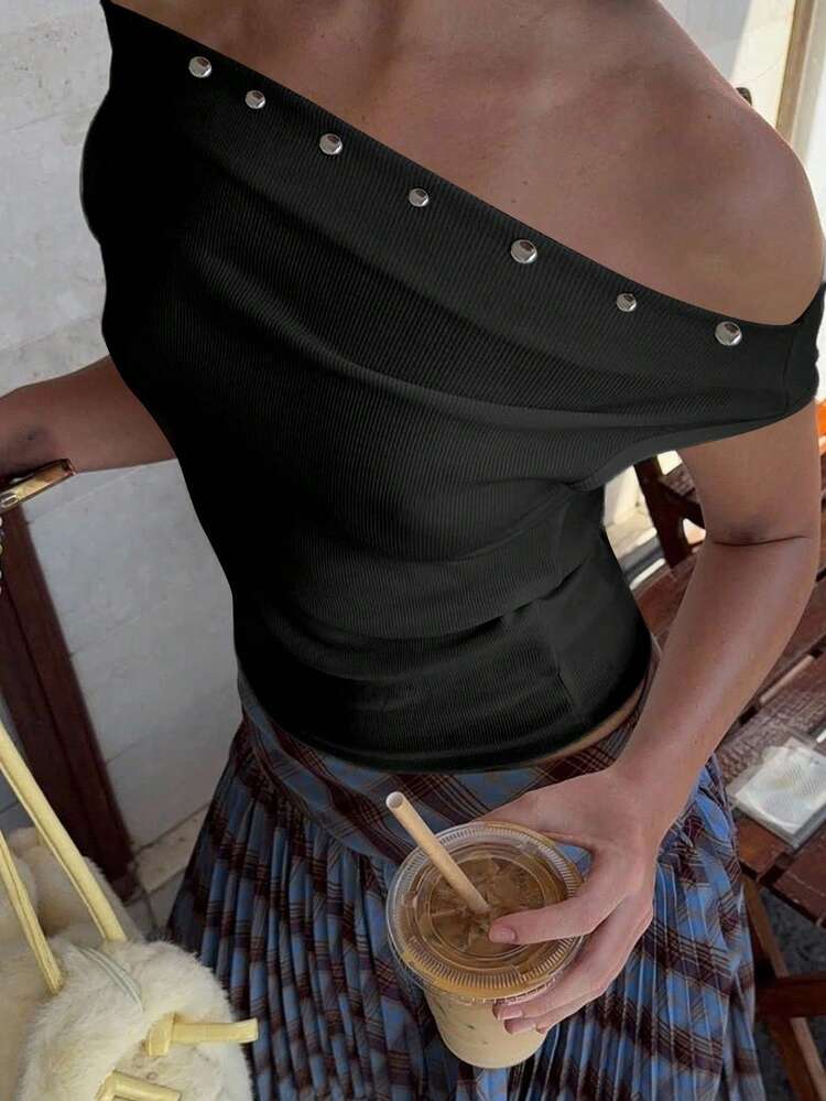 Black Off Shoulder Rivet Decor Women T-Shirt, Summer