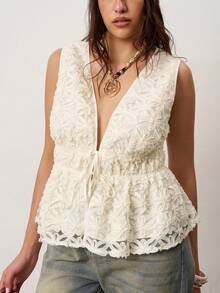 Enliva 大码女式提花深V领系带荷叶边下摆时尚衬衫，优雅女式衬衫，日常穿着，精致花卉细节，法式优雅，花卉刺绣系带上衣 - 浪漫别致的夏季休闲装，适合圆润身材曲线。 - 杏色 - 查看 6