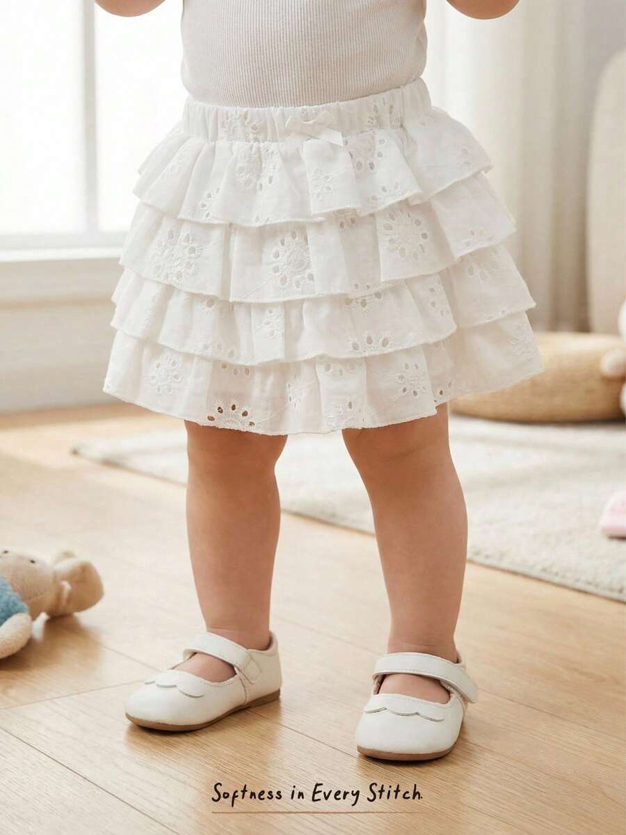 Cozy Pixies Falda pantalón con volantes en capas y forro interior de tela jacquard texturizada para niña bebé - Blanco - Ver 1