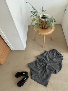 DAZY Bộ đồ ngủ nữ gồm áo khoác cardigan không tay và quần short, phong cách tối giản mùa hè. - Xám - Xem 4