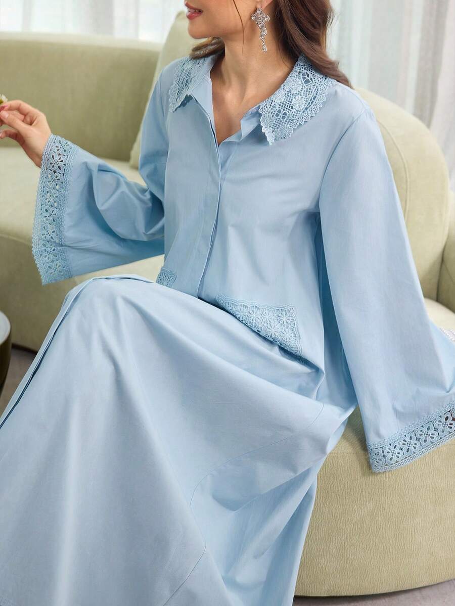 SHEIN Najma 女士长袖衬衫，花卉领，蕾丝边口袋，喇叭下摆，阿拉伯长袍风格 - 藍色 - 查看 1