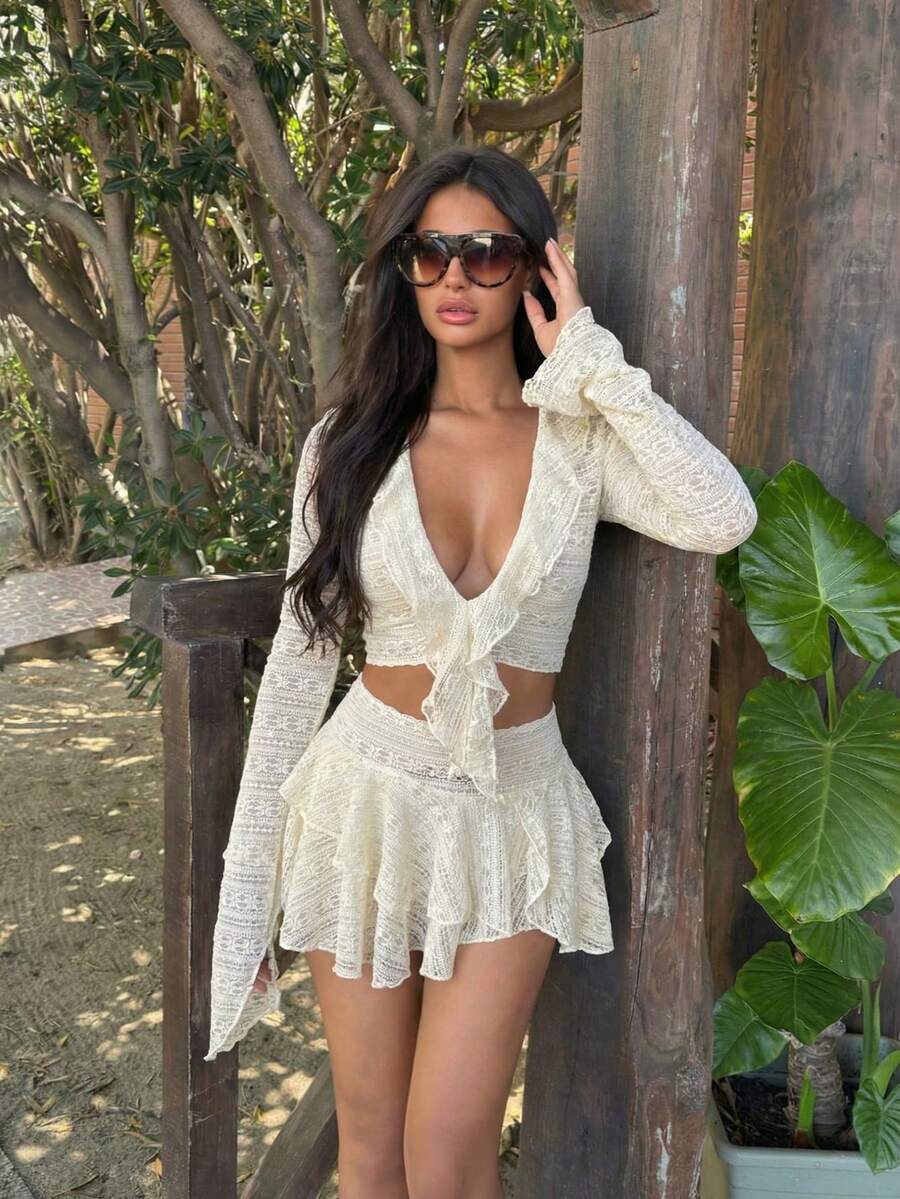 Swim Vcay 女士特制面料深V领长袖荷叶边下摆网纱两件套罩衫 - 米色 - 查看 1