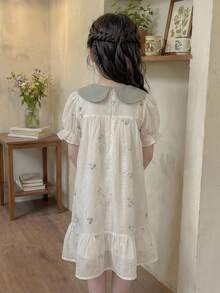 SHEIN Đầm công chúa dáng dài cho bé gái, cổ áo phối màu, thêu hoa và tay áo cánh hoa. - Nhiều màu - Xem 2