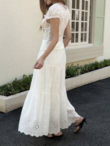 DAZY 女士两件套：白色荷叶边花瓣袖露脐上衣和休闲A字裙，适合复活节派对和夏季假期穿着。 - 白色 - 查看 2