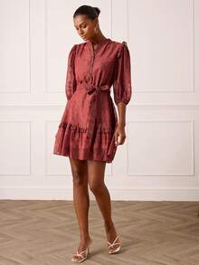 Lilora Đầm ngắn tay lửng xếp ly họa tiết jacquard thanh lịch dành cho nữ - Gỗ đỏ - Xem 4