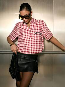 Betty Boop x SHEIN 女士休闲格子卡通图案短袖衬衫，前开襟纽扣设计，夏季款 - 紅色 - 查看 9