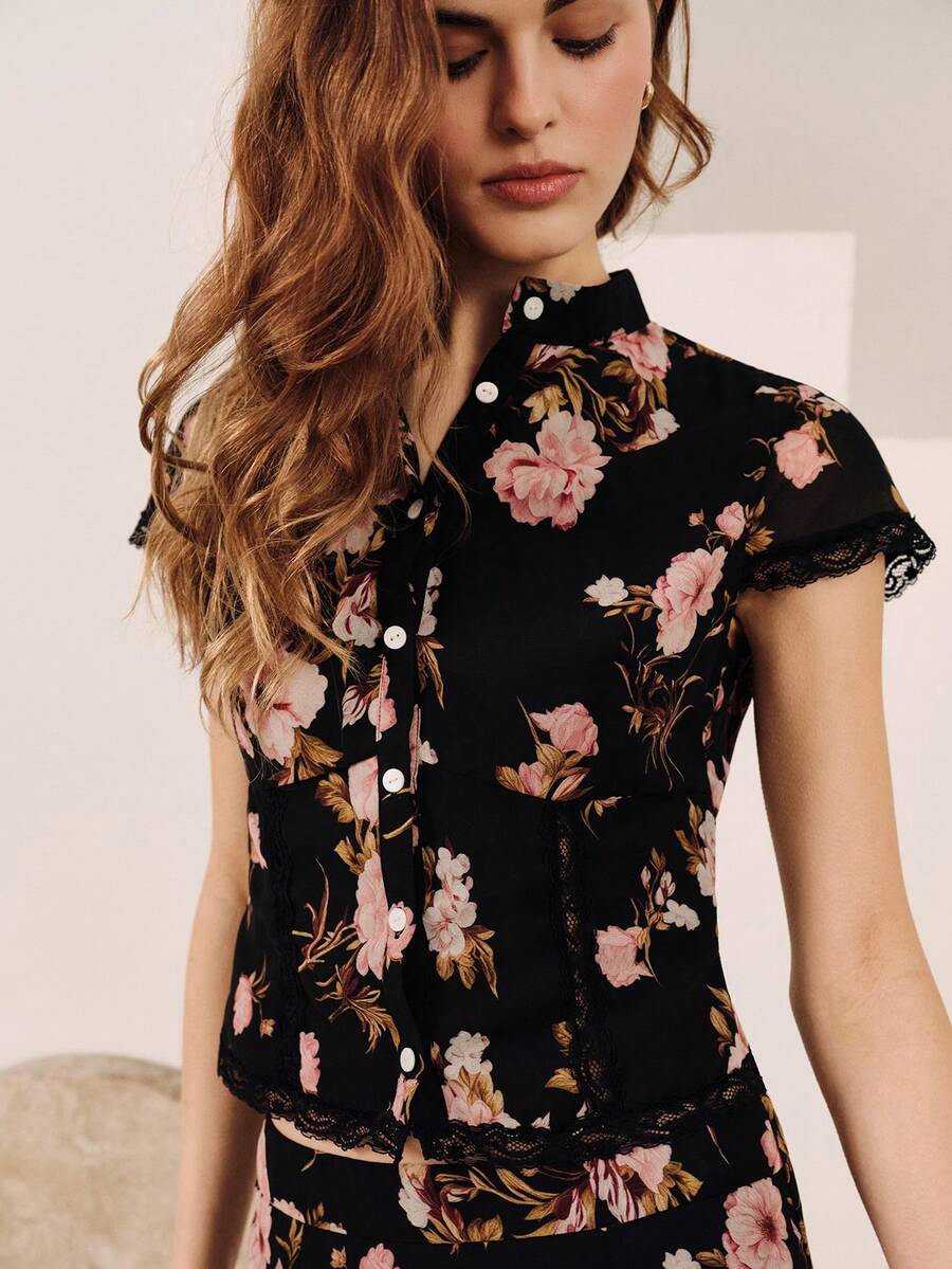lacRébo 花卉图案修身短袖蕾丝细节女式衬衫，适合春夏度假海滩休闲时尚造型 - 黑色 - 查看 1