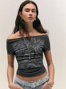 Easelle Women's Casual Fashionable Street Punk Rock Style Plant Letter Print Rhinestone Off-Shoulder Fitted Cropped Top, Summer - Black - View 4