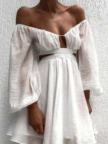 Cévolie 女士新款春夏休闲度假风针织白色褶皱无袖迷你连衣裙，侧边镂空设计，复古宽松喇叭七分袖低胸性感露背系带短裙，适合休闲度假、日常穿着、休闲聚会、约会等场合。 - 白色 - 查看 4